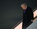 trump-auf-treppe
